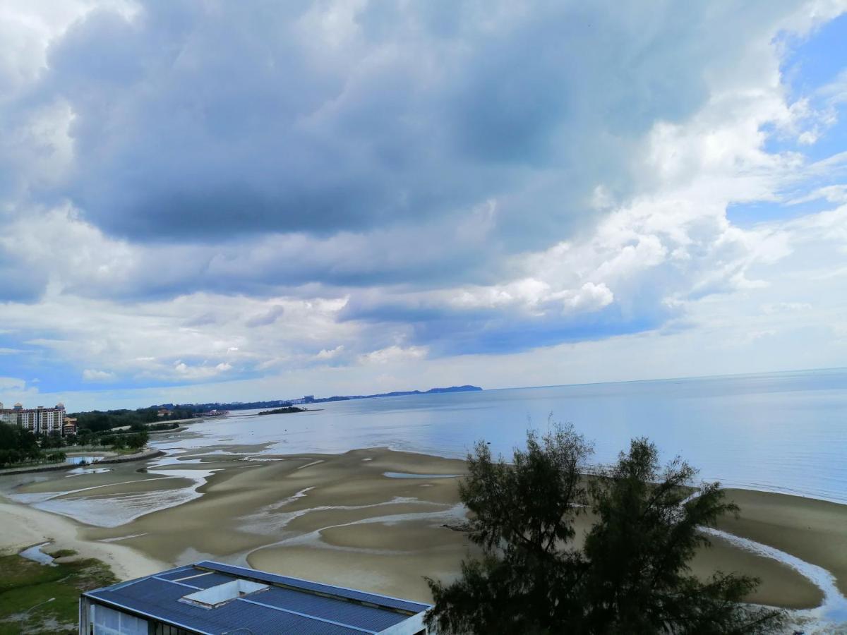 Sunshine Bay Resort Port Dickson Exterior foto